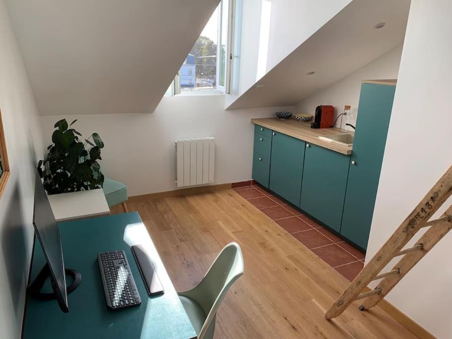 Charmant Studio A Proximite De La Gare Rer A Chatou Exterior photo